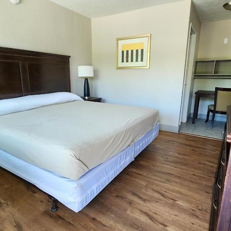 Merit Inn And Suites ボーモント エクステリア 写真
