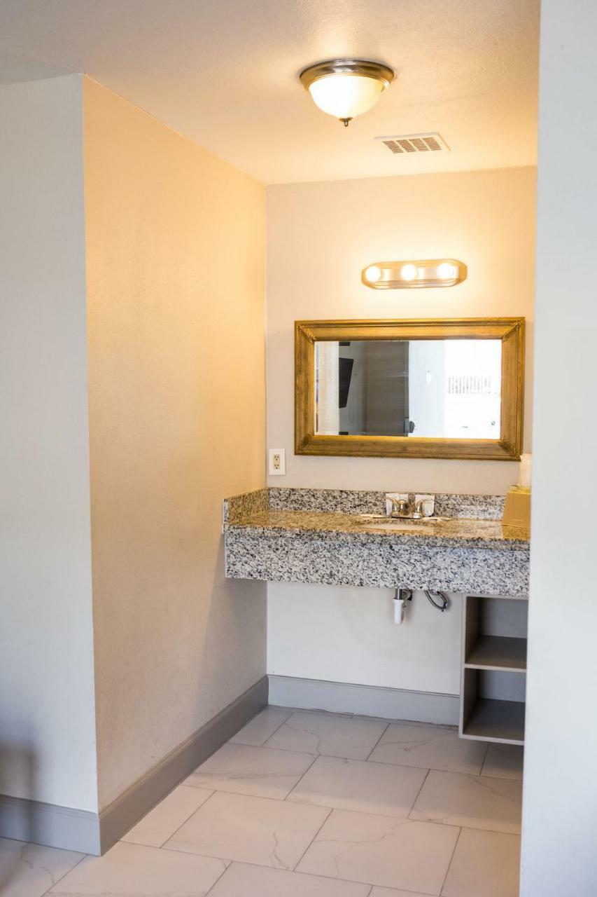 Merit Inn And Suites ボーモント エクステリア 写真